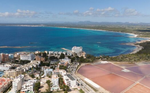Modernes Neubau-Penthouse mit Dachterrasse und Meerblick in Colonia San Jordi
