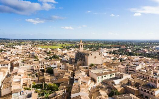 Außergewöhnliches Stadthaus mit Pool in Santanyi