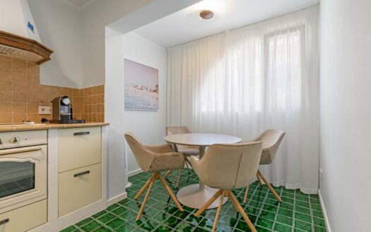 Modernes Maisonette Apartment mit Meerblick
