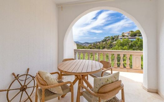 Modernes Maisonette Apartment mit Meerblick
