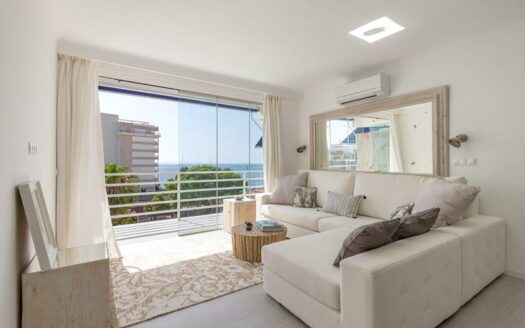 Modernes Penthouse mit Meerblick in Palmanova