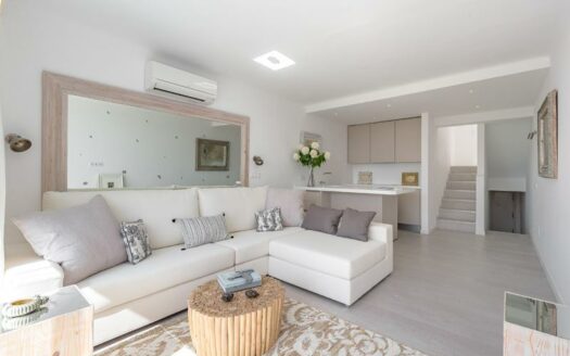 Modernes Penthouse mit Meerblick in Palmanova