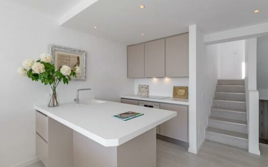 Modernes Penthouse mit Meerblick in Palmanova