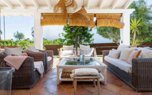 Villa in Santa Ponsa mit Teilmeerblick und Pool