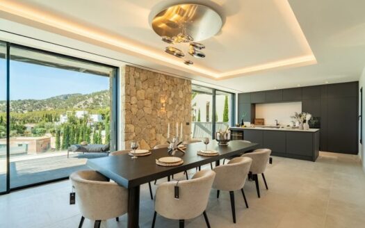 Neugebaute Villa mit Meerblick in Camp de Mar