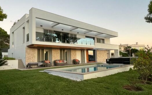 Moderne Villa in Cala Vinyas