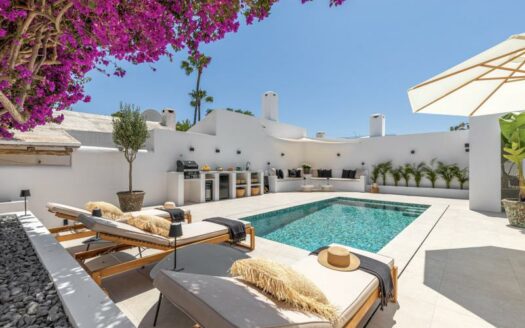Mediterrane, modernisierte Villa im Beach House Style mit Pool und Meerblick in Sol de Mallorca