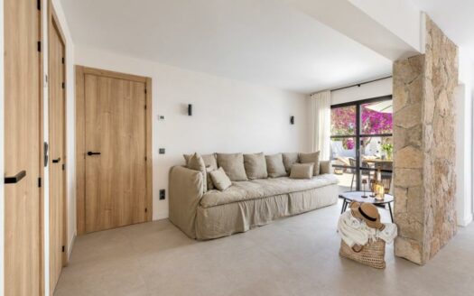 Mediterrane, modernisierte Villa im Beach House Style mit Pool und Meerblick in Sol de Mallorca