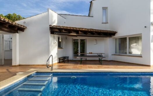 Villa in Santa Ponsa mit Gästehaus