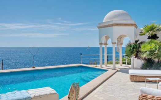 Traumhafte Villa in erster Meereslinie in Cala Egos