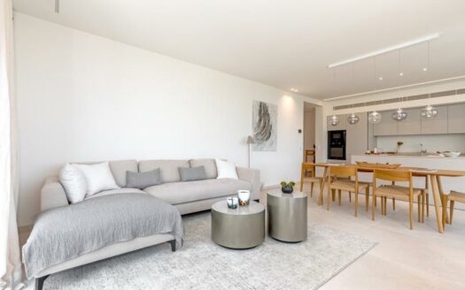 Neugebaute Apartment-Anlage nah am Strand in Cala Mayor