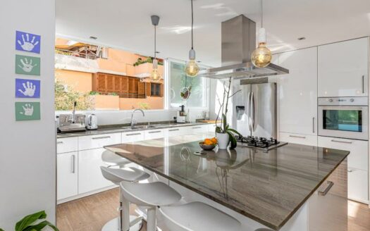 Renoviertes Apartment mit Meerblick in Illetas, fußläufig zum Strand