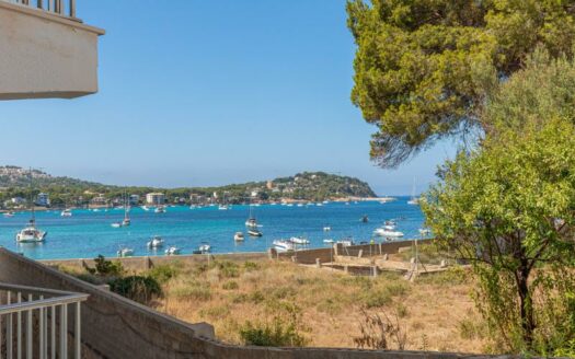 Moderne Strandwohnung mit Meerblick in Santa Ponsa