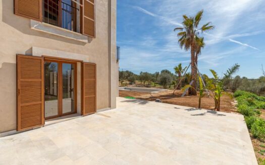 Exklusive Neubaufinca mit Pool in Santanyi