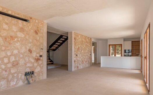 Exklusive Neubaufinca mit Pool in Santanyi