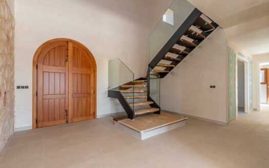 Exklusive Neubaufinca mit Pool in Santanyi