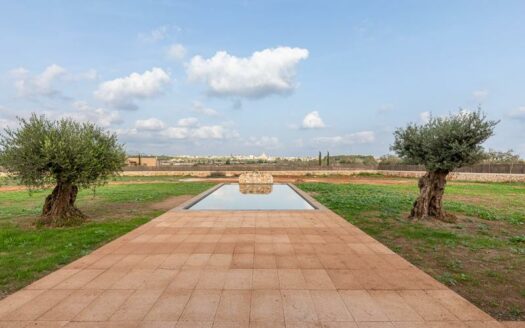 Neubau Finca mit schönem Blick auf den Ort Santanyi
