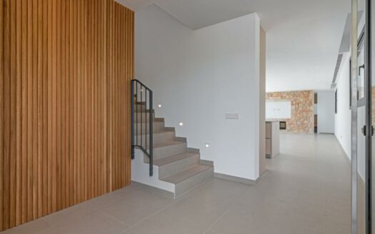 Moderne Neubau Villa in 2. Meereslinie von Son Veri Vell, fußläufig zum Strand und zum Hafen