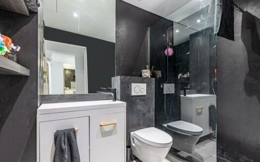 Moderne Erdgeschosswohnung in Molinar mit privatem Pool