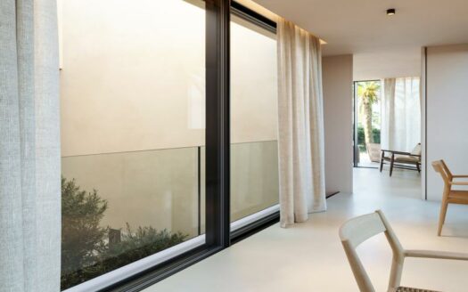 Moderne Neubau-Villa mit Pool in El Toro