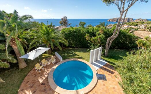 Klassische Architektenvilla in Santa Ponsa mit traumhaftem Meerblick und Blick auf die Malgrats Inseln