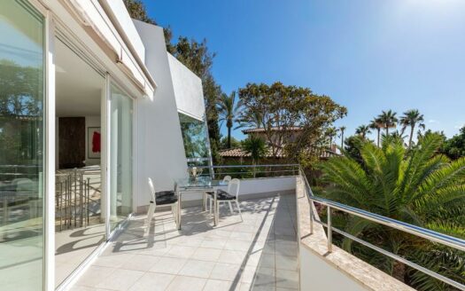 Klassische Architektenvilla in Santa Ponsa mit traumhaftem Meerblick und Blick auf die Malgrats Inseln