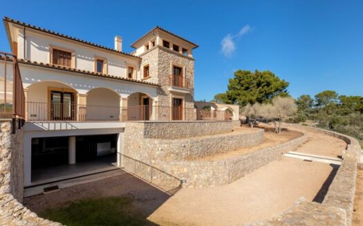 Mediterrane Villa mit Meerblick in Camp de Mar