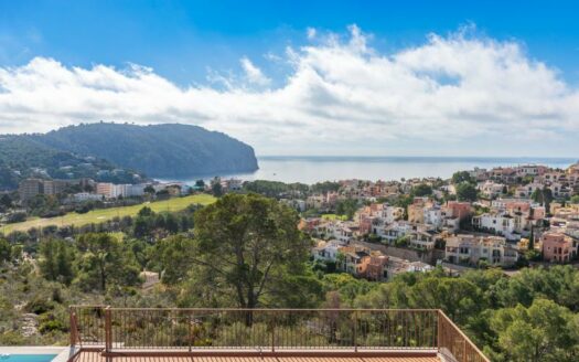 Mediterrane Villa mit Meerblick in Camp de Mar