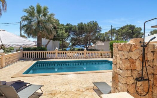 Zwei Doppelhaushälften mit gemeinsamen Pool in Cala Pi