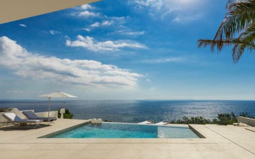 Moderne Villa in erste Meereslinie in Cala Pi