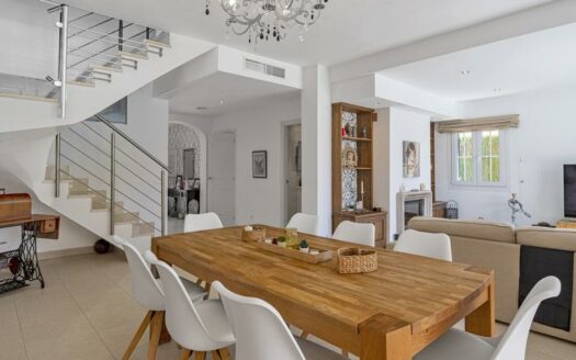 Mediterrane Doppelhaushälfte mit Garten und privatem Pool in Puig de Ros