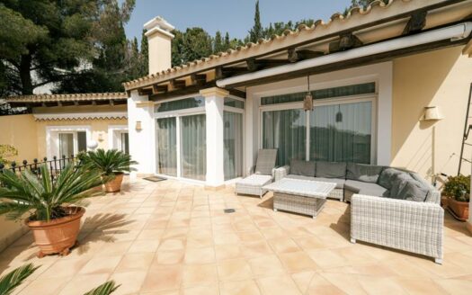 Mediterrane Villa am Golfplatz in Bendinat